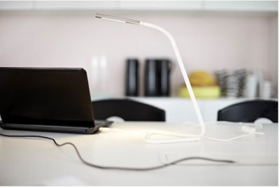 лампа настольная ИКЕА, Harte, светодилдная, 32 см с USB разьемом