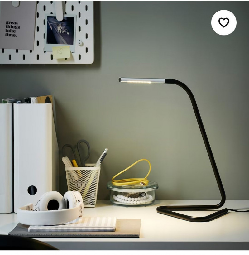 лампа настольная ИКЕА, Harte, светодиодная черная, 32 см с USB разьемом — 1