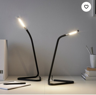 лампа настольная ИКЕА, Harte, светодиодная черная, 32 см с USB разьемом